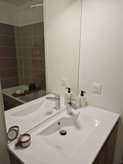 Cozy Apartment Near Paris Clamart Exteriör bild
